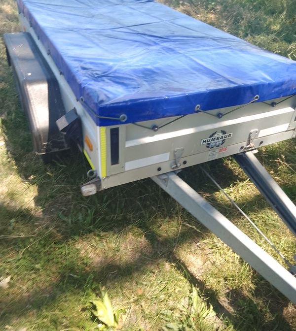 Remorque HUMBAUR ALUMINIUM DOUBLE ESSIEUX freinée 2tonnes caisse 256cm