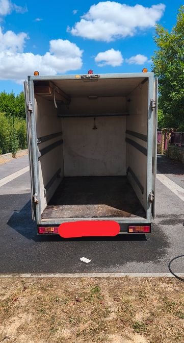 Remorque Fourgon Hubière 1500kg – Double essieu – Très bon état 3