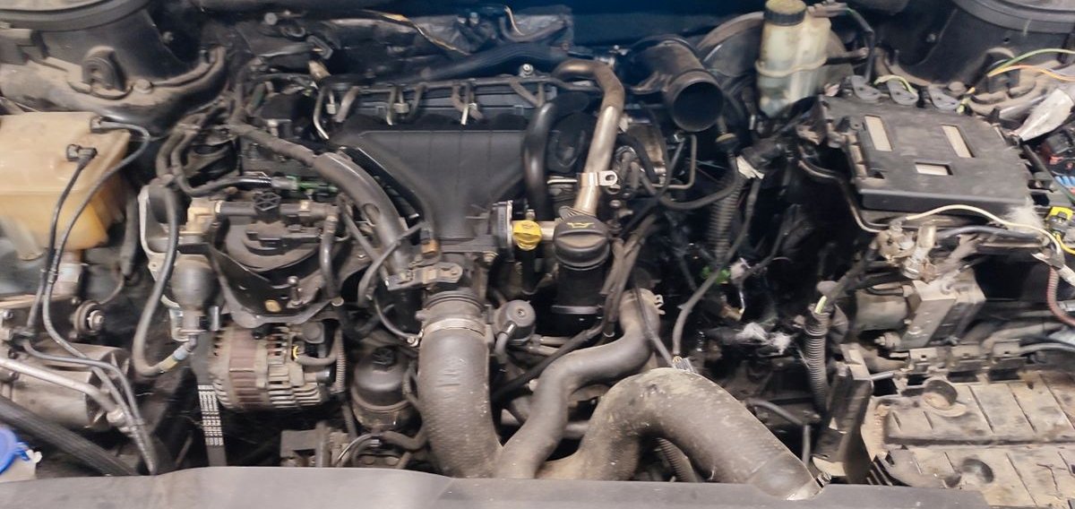 407 coupe 2 l HDi pour pièces ou autre 3