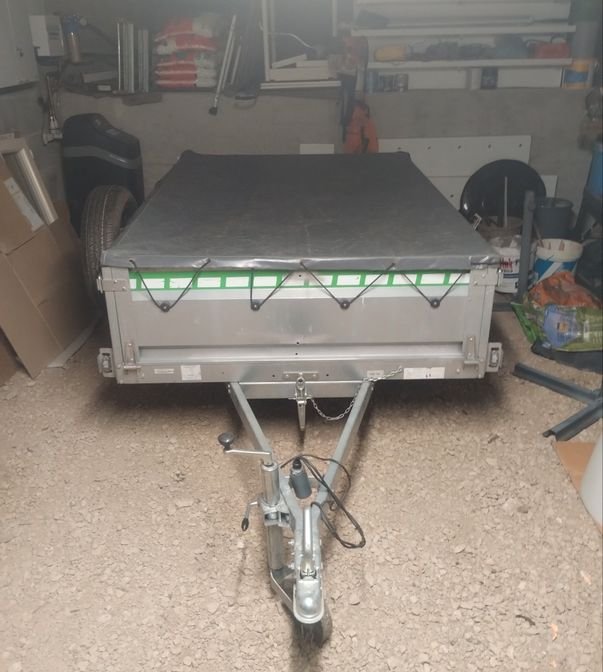 Remorque avec sa roue de secours