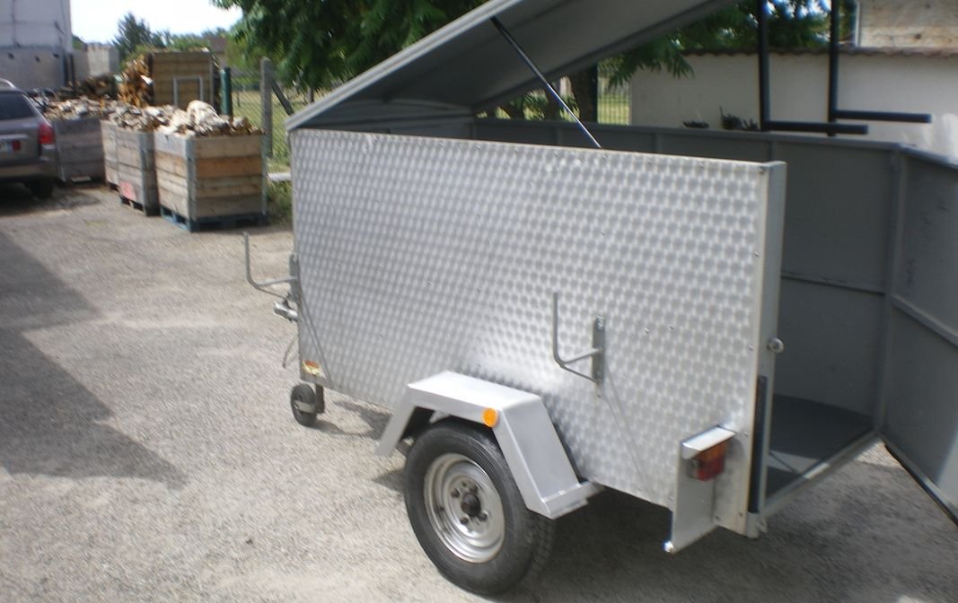 Remorque fermée de marque Moiroud 750 kl 2