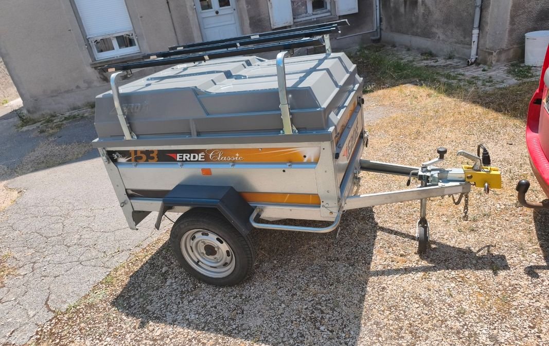 Remorque Erdé 153 basculante + Capot et accessoires – Très peu roulé