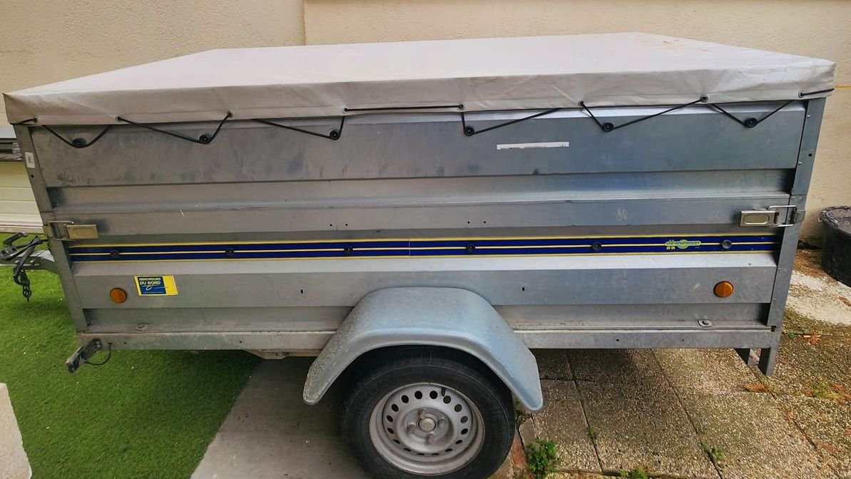 Remorque 500/750 kg basculante avec assurance et carte grise voiture