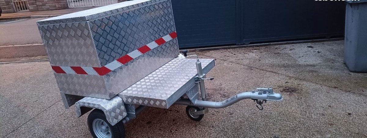Remorque a coffre en aluminium 3