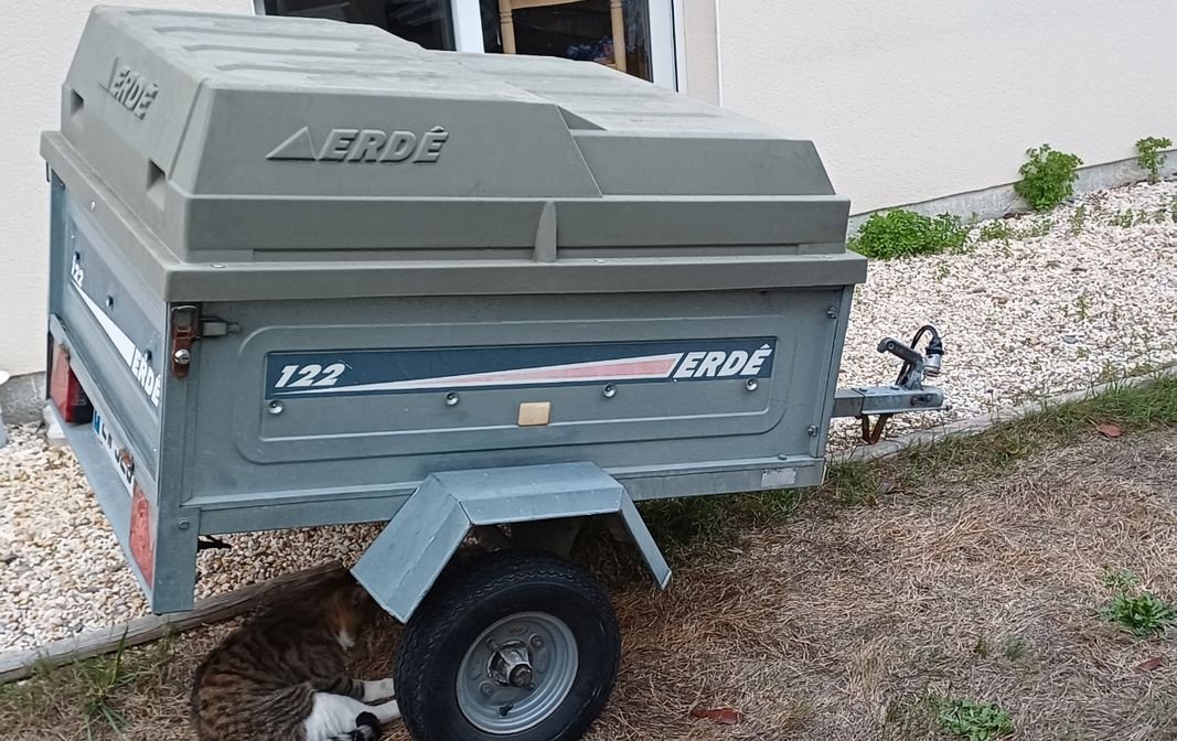 Remorque Erdé 122 avec coffre