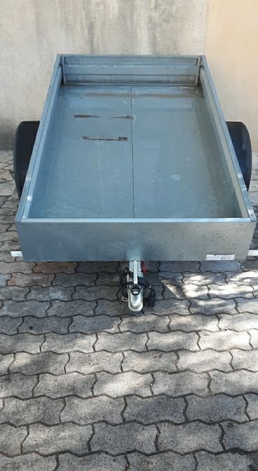 Trés belle remorque marque trigano toute neuve jamais rouler 1m25larg et 2m long
