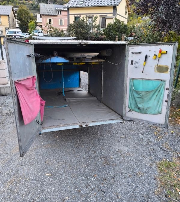 Remorque caisson fermée 3